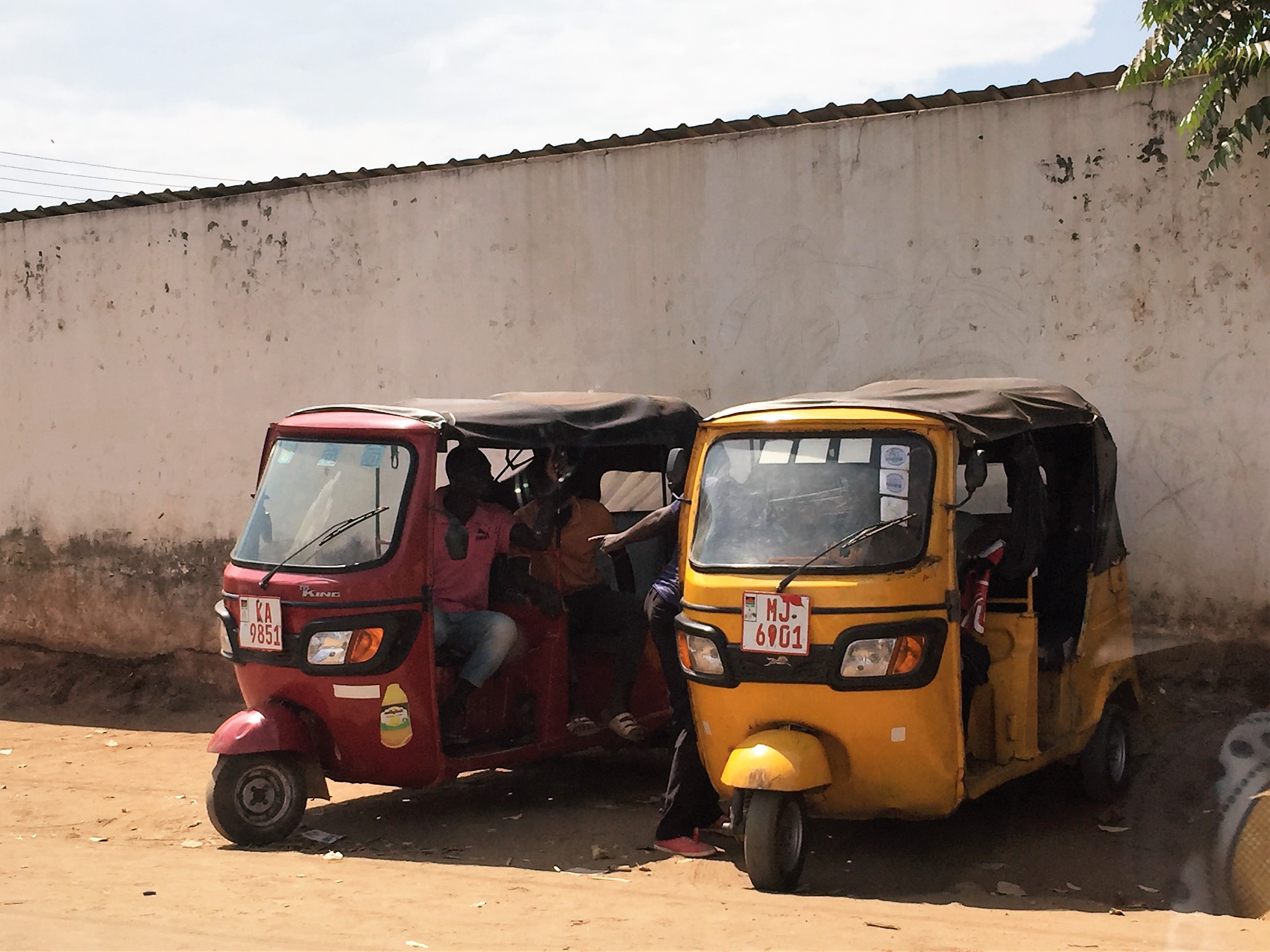8 tuk tuk